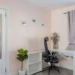 Πανσιόν Guestready - Charming House In Drimnagh