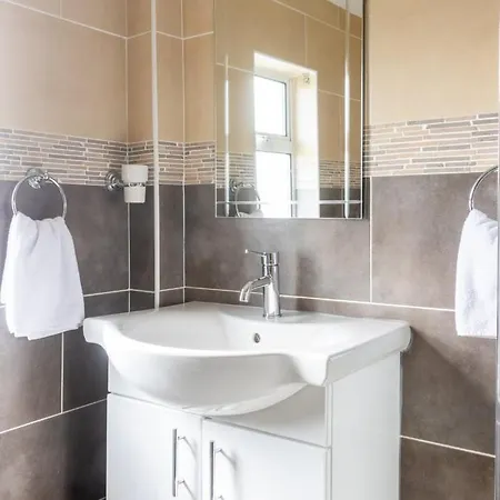 Penzion Guestready - Charming House In Drimnagh